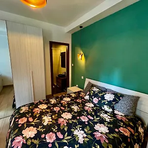 Airport Deluxe Bedroom And Private Bathroom Near Airport Self Check In And Self Check Out Alloggio in famiglia