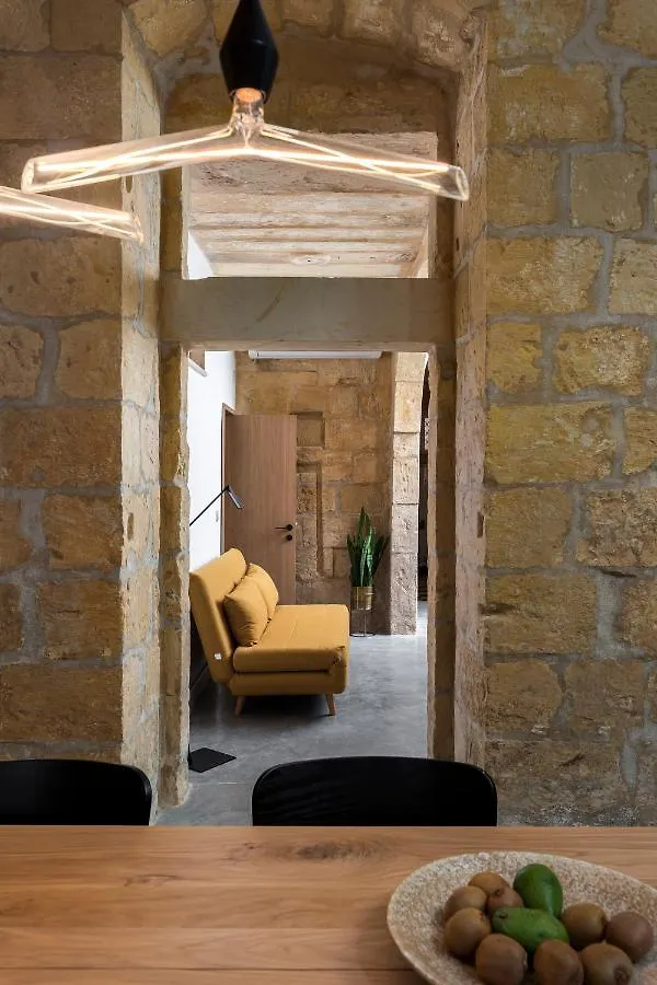 Numru 27 Expertly Restored Small House Of Character Cospicua Appartamento